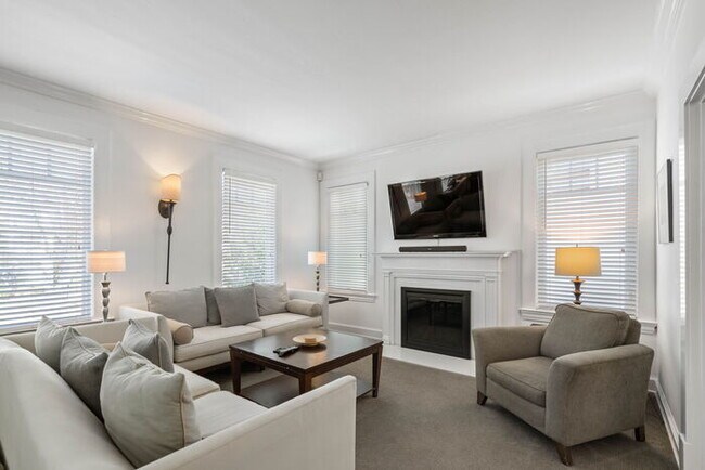Foto del edificio - Standish House by BCA Furnished Apartments...