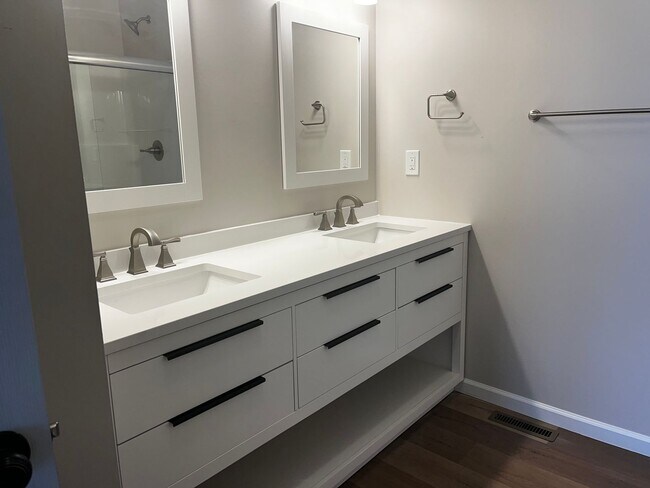 Foto del edificio - Newly built three-Bedroom Ranch Home in Wa...