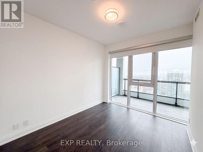 Photo du bâtiment - 65 Broadway Ave