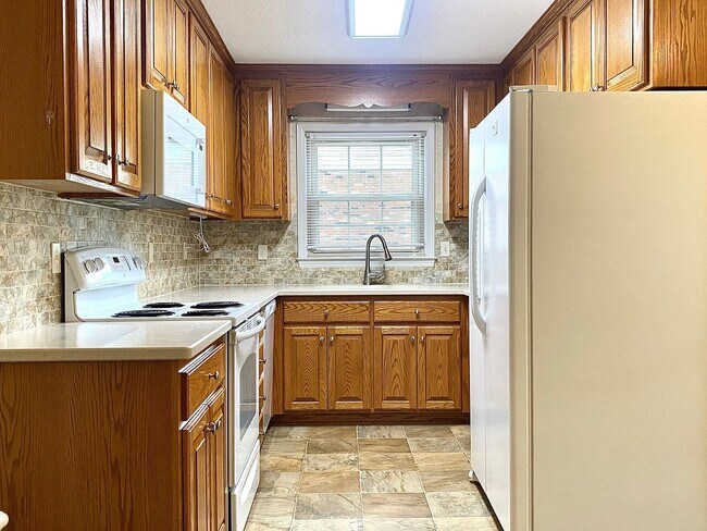 Building Photo - 3 Bedroom,2 Bath Home in north Durham with...