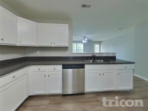 Building Photo - 1406 Logan Patrick Court