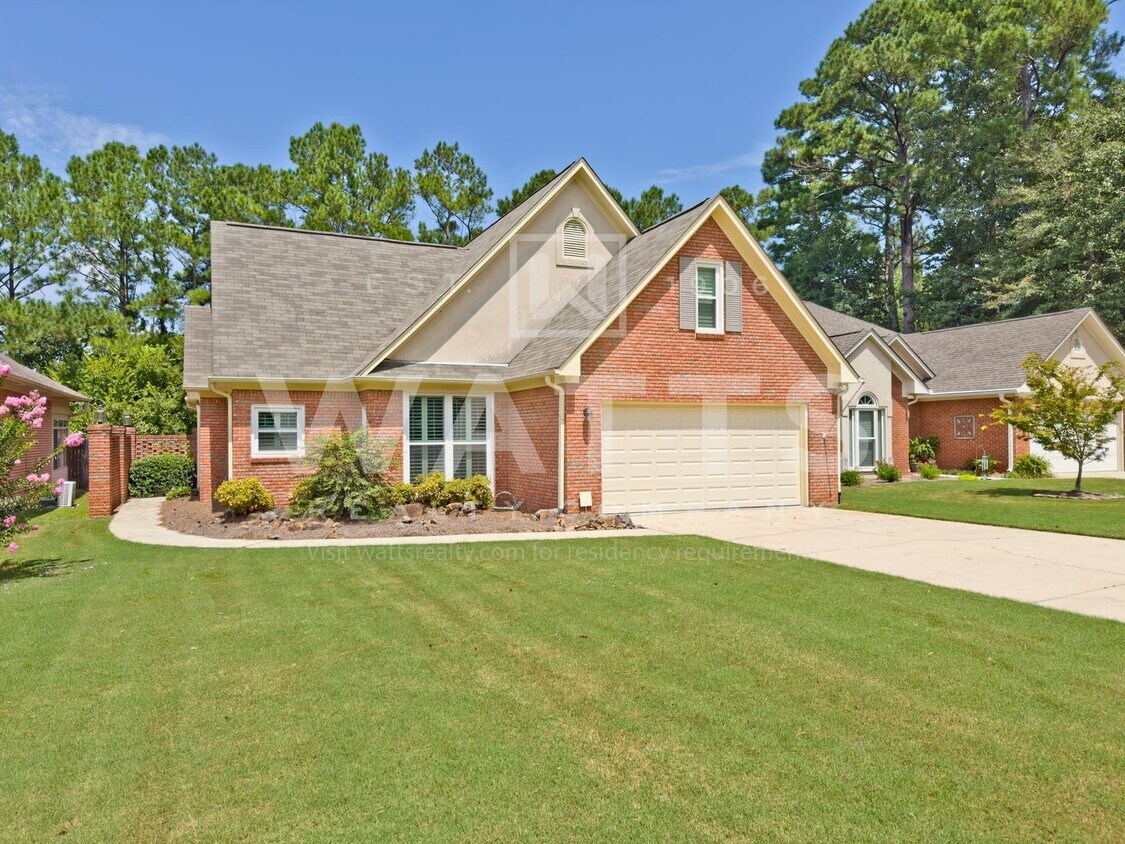 Building Photo - 3-Bed 2-Bath Garden Home at The Cottages o...