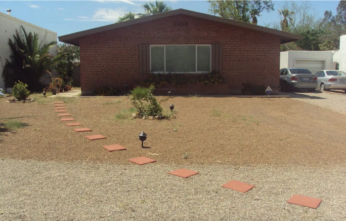 Primary Photo - Charming 3 bedroom 2.bath with yard