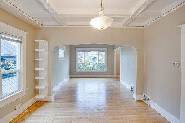 Foto del edificio - Great Location! 3bd/2bth North Ballard Home, $4,000/mo.