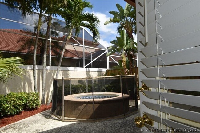 Building Photo - 157 Spyglass Way