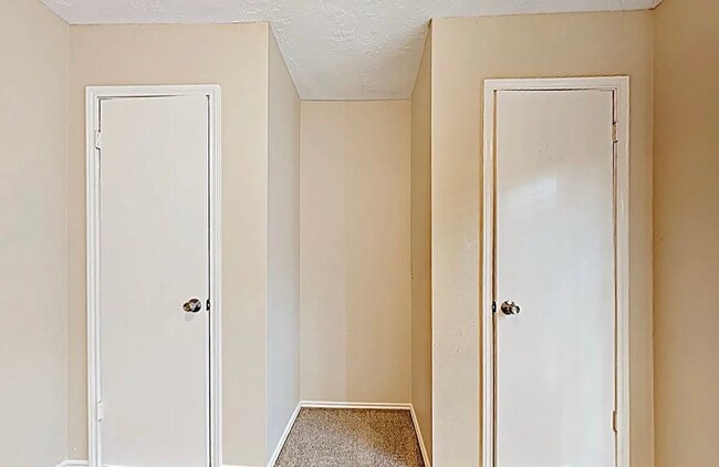 Building Photo - Spacious 3-Bedroom House with Cozy Living Spaces