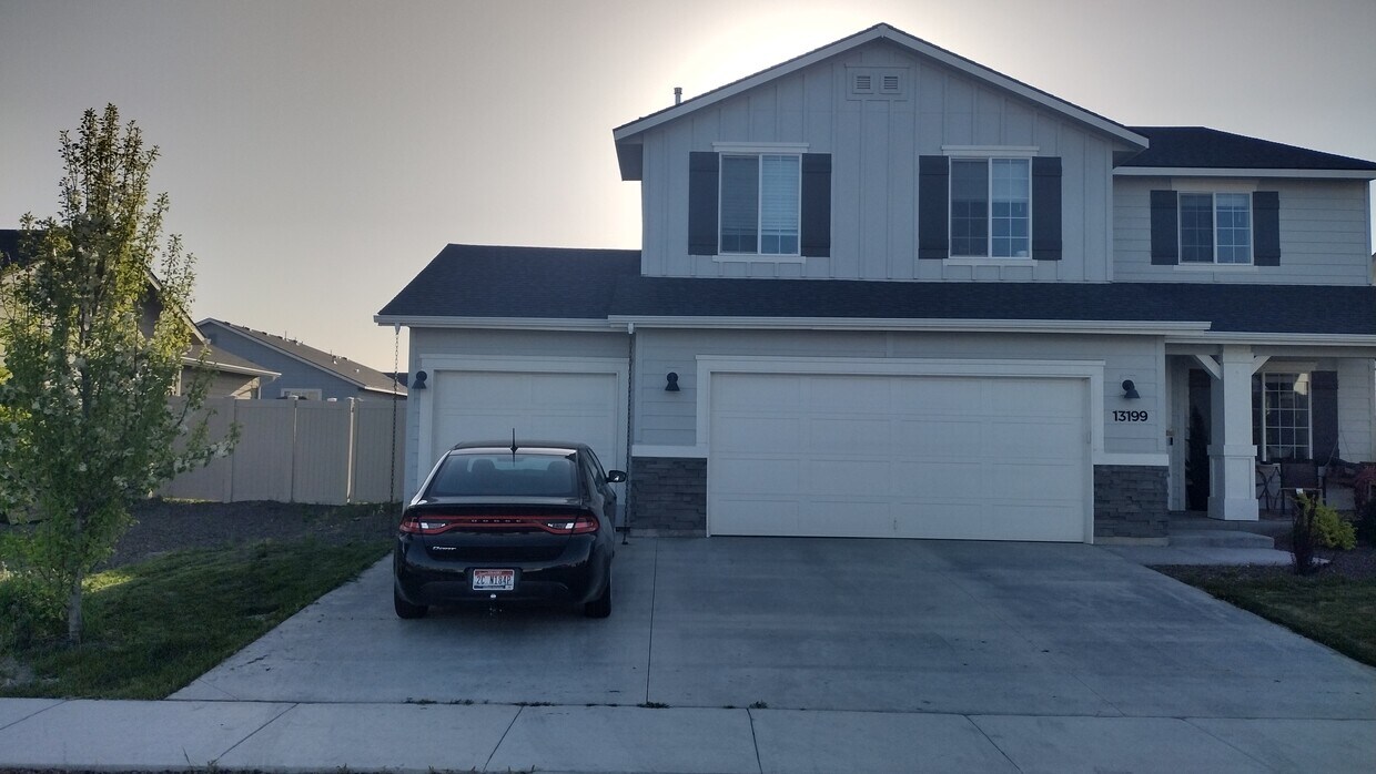 Front of house - 13199 S Catawba River Ave