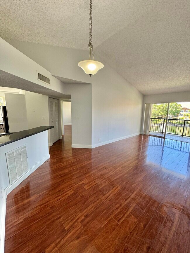 Building Photo - 8955 Wiles Rd