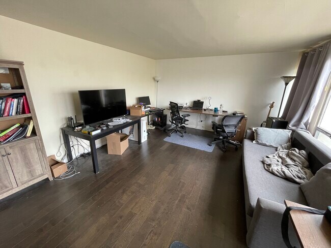 Foto del edificio - 1451 E 55th St
