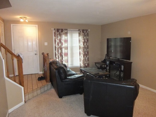 Building Photo - 15065 Maple Glen Ct