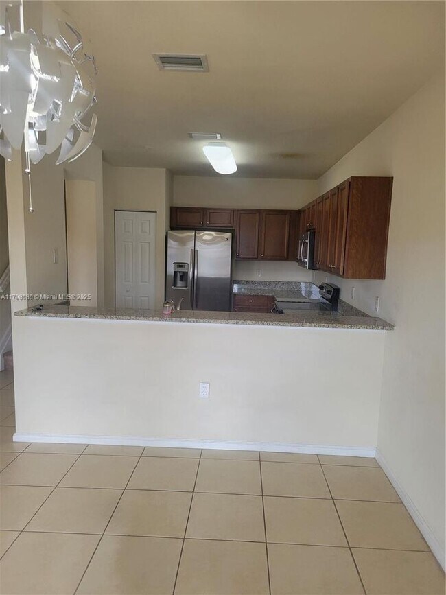 Foto del edificio - 8930 NW 97th Ave