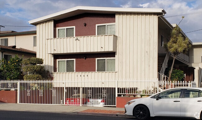 Building Photo - 1644 Colby Ave