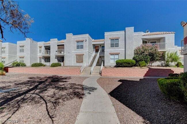 Foto del edificio - 6800 E Lake Mead Blvd