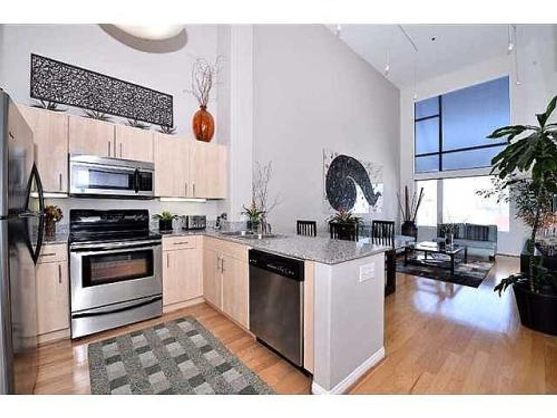 Primary Photo - Exquisite Penthouse+Loft with Breathtaking...