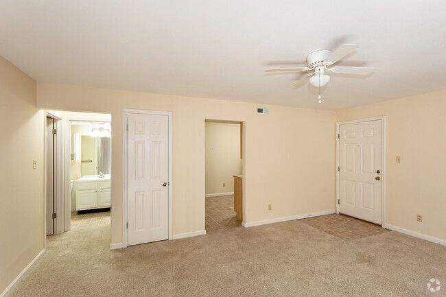 1BA, 1BR - 680 SF - Chesterfield Village Apartments