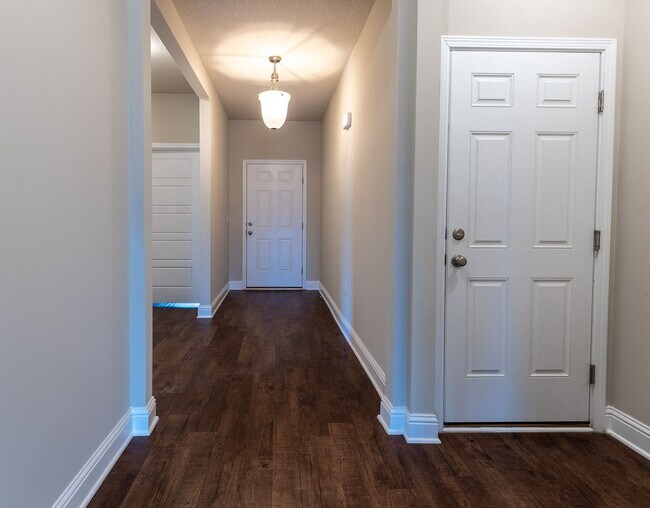 Building Photo - Move-In Ready Fairhope Home with Modern Fe...