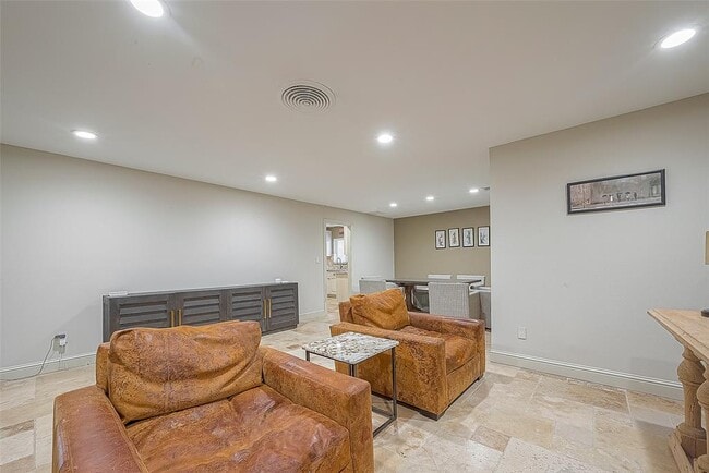 Building Photo - 4947 Braesheather Dr