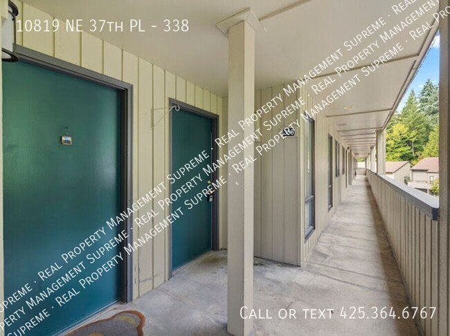 Building Photo - 10819 NE 37th Pl