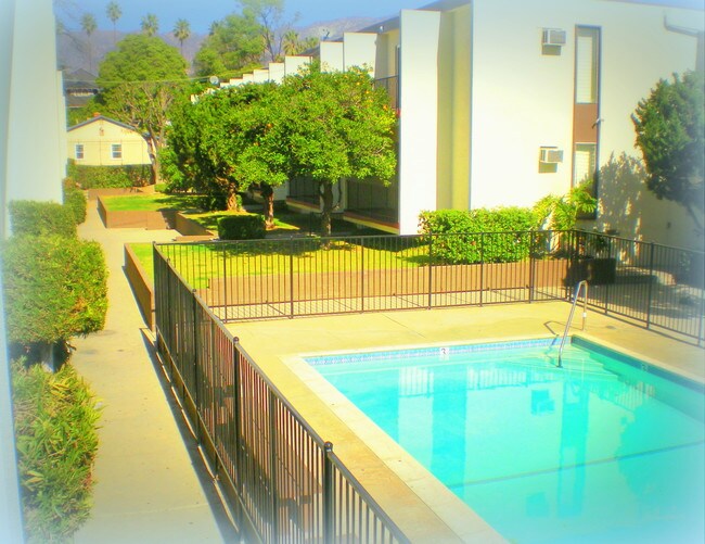 Foto del edificio - 820 Raymond N Ave