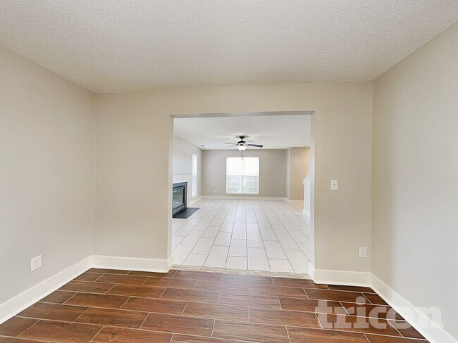 Foto del edificio - 7116 Lowen Rd