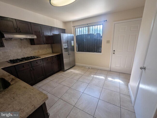 Foto del edificio - 1624 W Diamond St