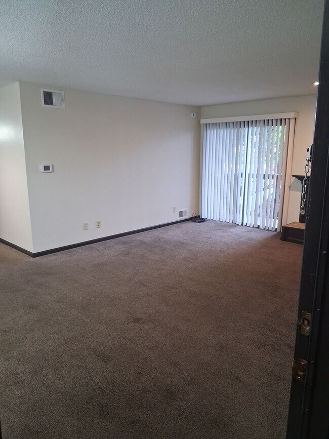 Foto del edificio - 2 bedroom 2 bath in quiet SW Neighborhood