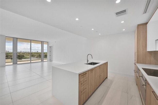 Foto del edificio - 153 N Seabreeze Blvd