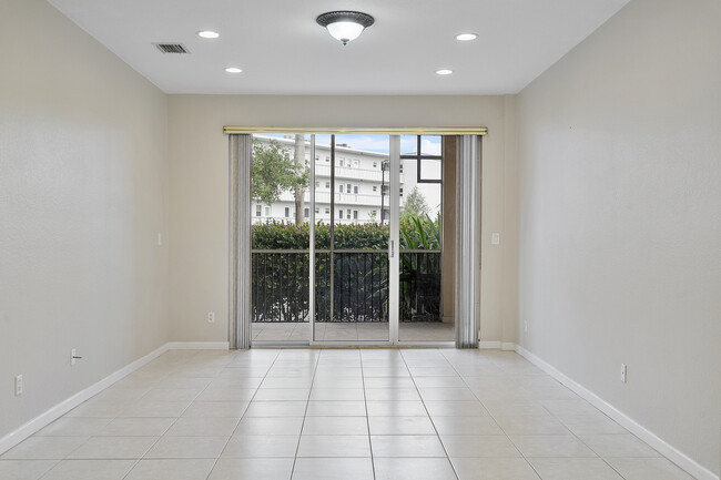Building Photo - 85 Gulfstream Rd