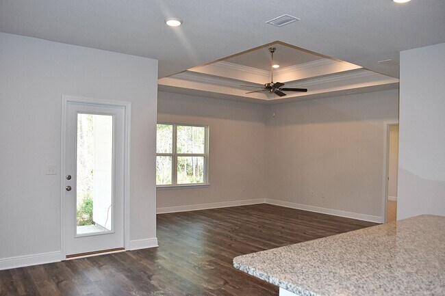 Foto del edificio - Brand New- 4 Bedroom 2 Bath in Santa Rosa ...