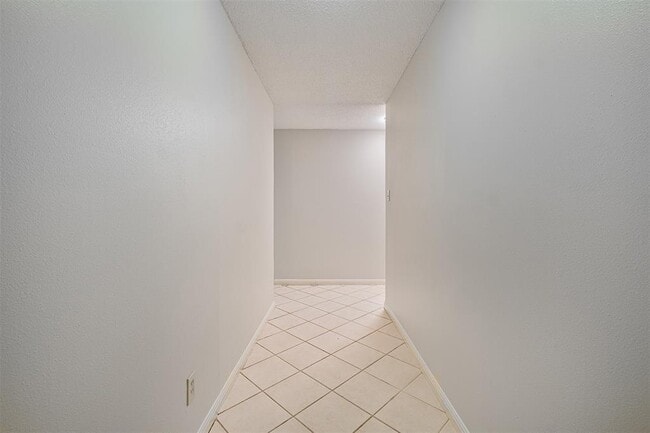 Building Photo - 8801 Camelia Ln