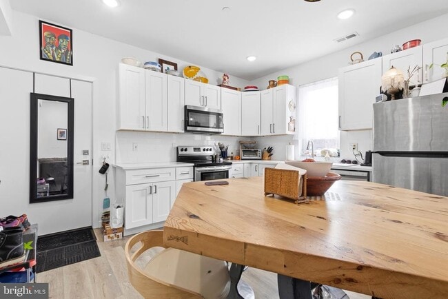 Building Photo - 2400 Germantown Ave