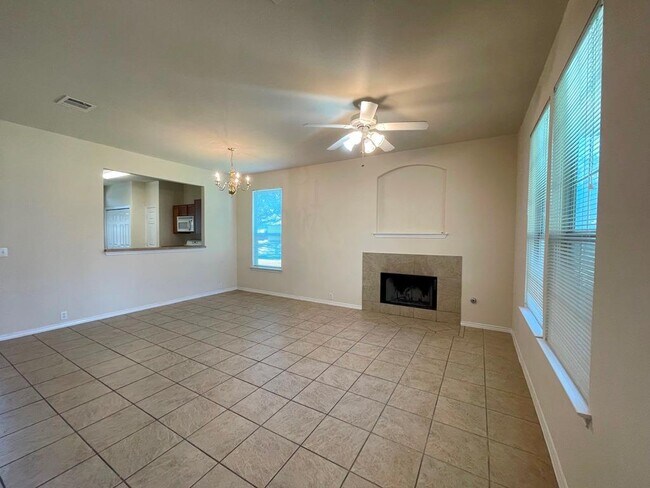 Building Photo - 251 Utterback
