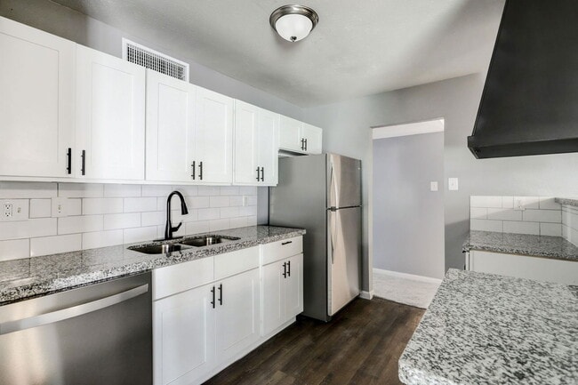 Foto del edificio - 14107 Pinewest Dr