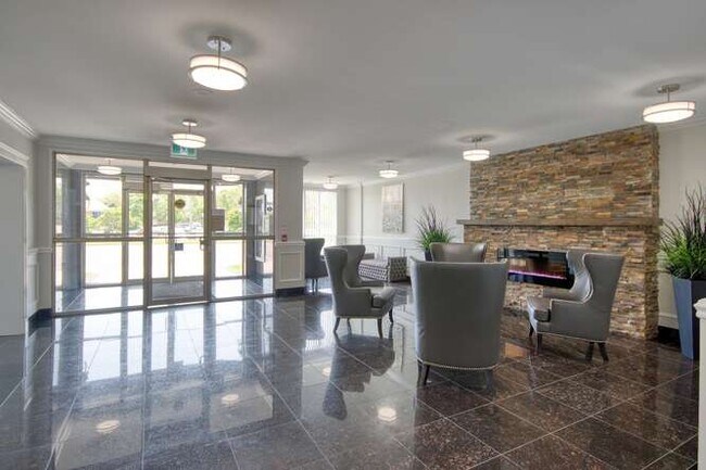 Photo du bâtiment - BRIGHT AND SPACIOUS ONE BEDROOM