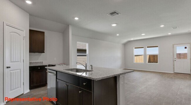 Foto del edificio - 4 BR/ 2BA - 1612 SF - Seguin in Arroyo Ranch!
