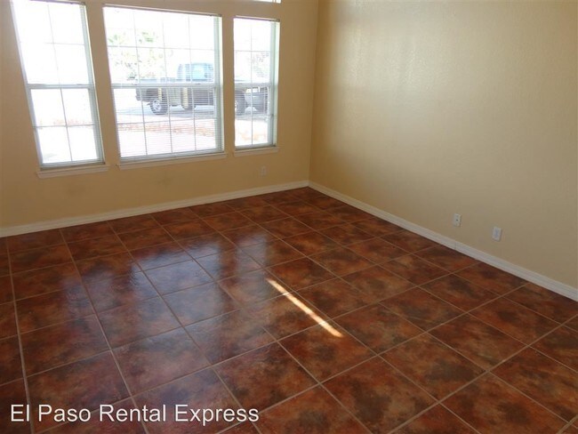 Building Photo - 7409 Plaza Redonda Dr