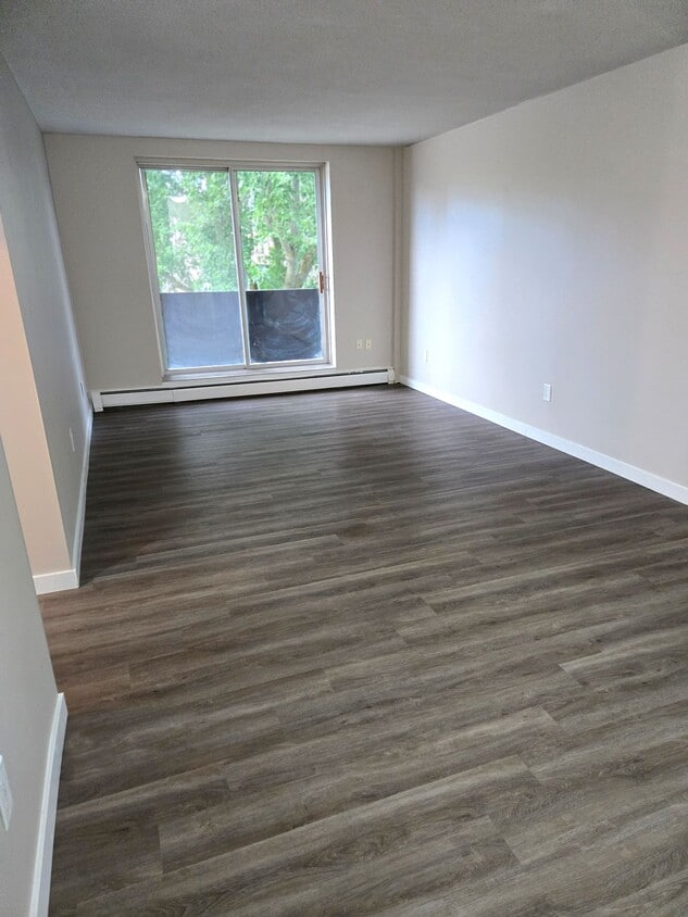 583 Barber Av N, Listowel, ON N4W 1S5 Apartments - 583 Barber Av N ...