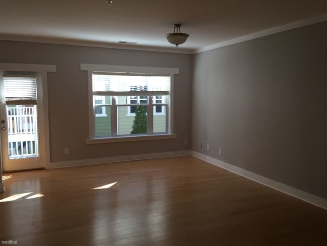 Building Photo - 3 br, 2.5 bath Condo - 1721 Matheson Ave F...