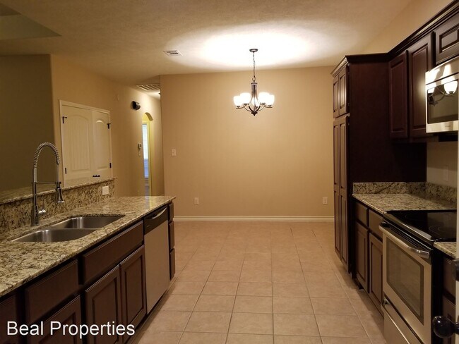 Foto del edificio - 4311 Whispering Creek Ct