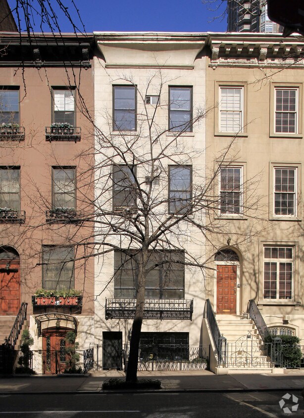 Building Photo - 163 E 62nd St