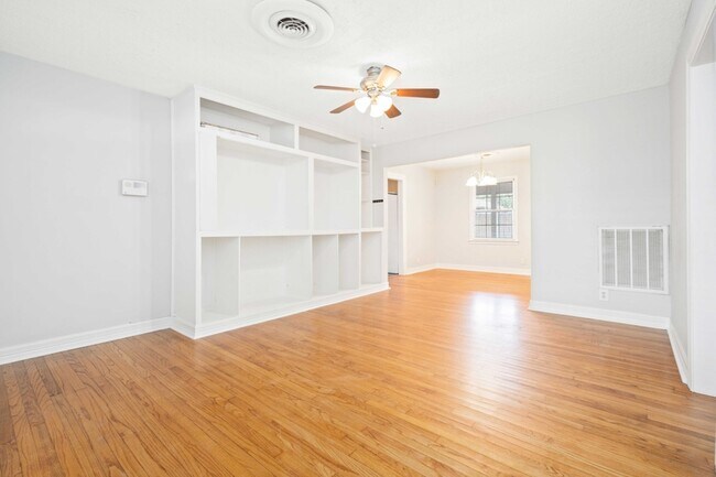 Foto del edificio - 205 Woodard St