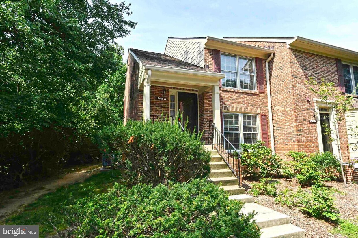 2406 S Walter Reed Dr, Arlington, VA 22206 Townhome Rentals in