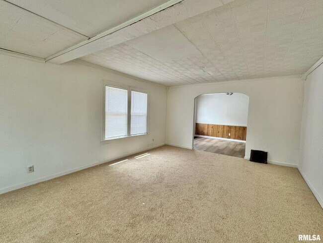 Building Photo - 925 N 15th St
