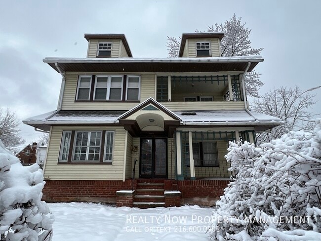 Building Photo - 3290 Desota Ave