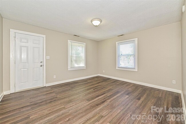 Building Photo - 3516 Jonquil St
