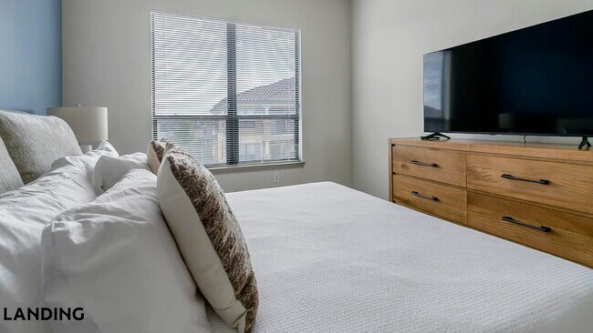 Foto del edificio - 24530 Gosling Rd