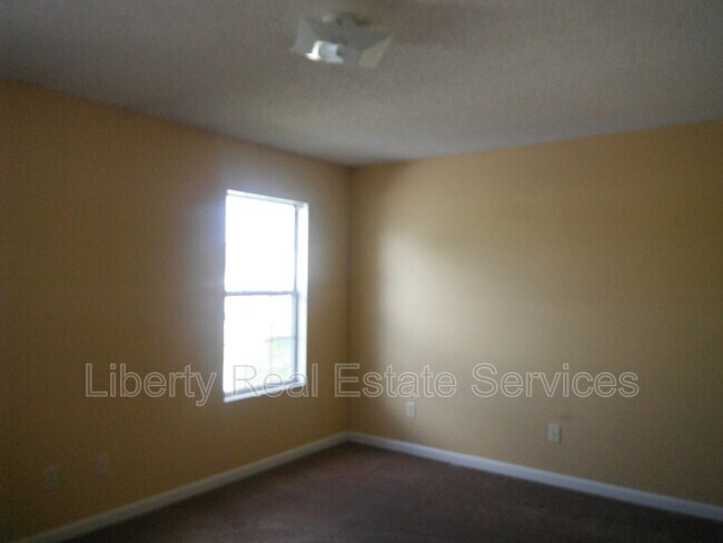 Building Photo - 1100 Pineland Ave