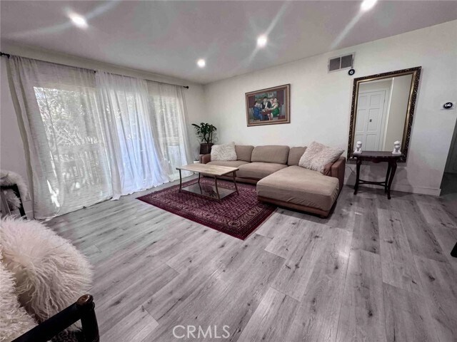 Building Photo - 1072 Cabrillo Park Dr