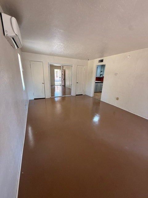 Building Photo - Town Home For Rent
