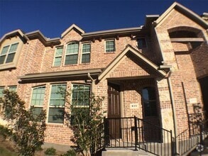 Building Photo - 935 Shelby Ln